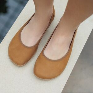 Be Lenka Sophie in Toffee Brown Size 38/7.5 Leather Barefoot Footwear